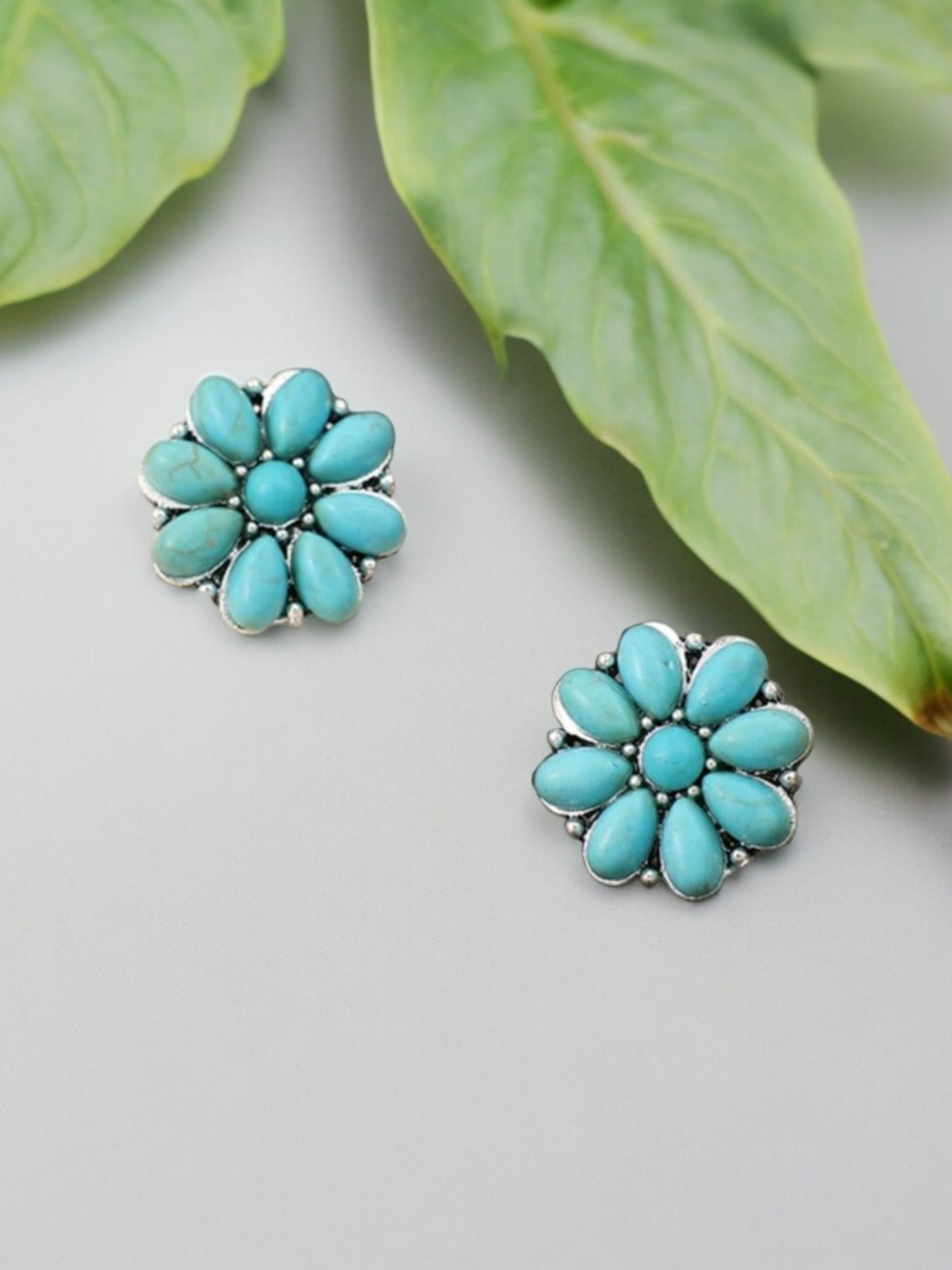 Vintage Style Western Flower Stud Earrings