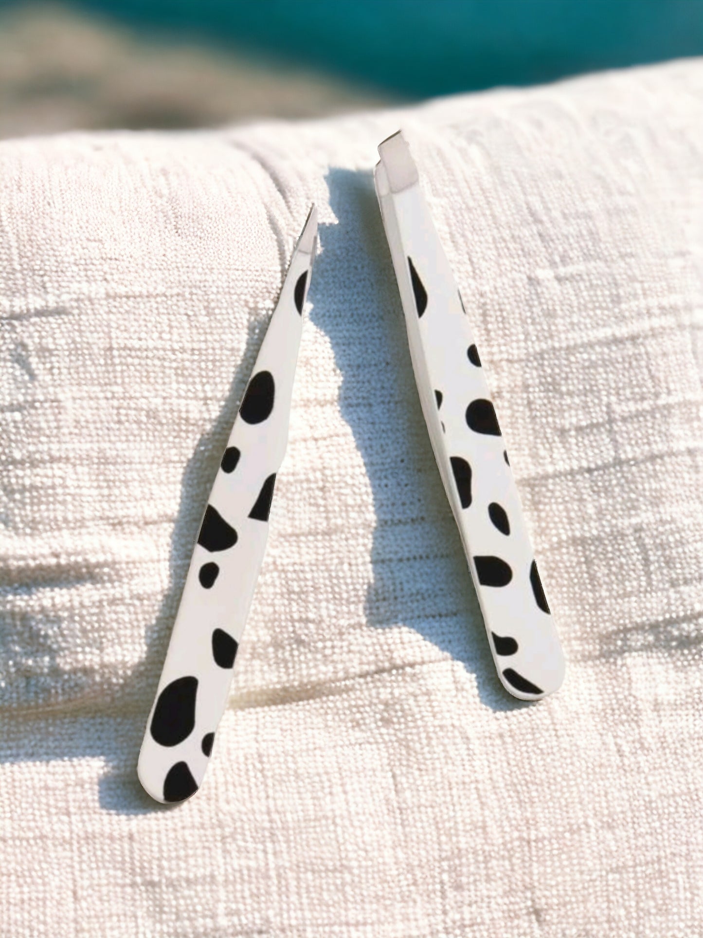 Molly Moo Tweezer Set in Cow Print