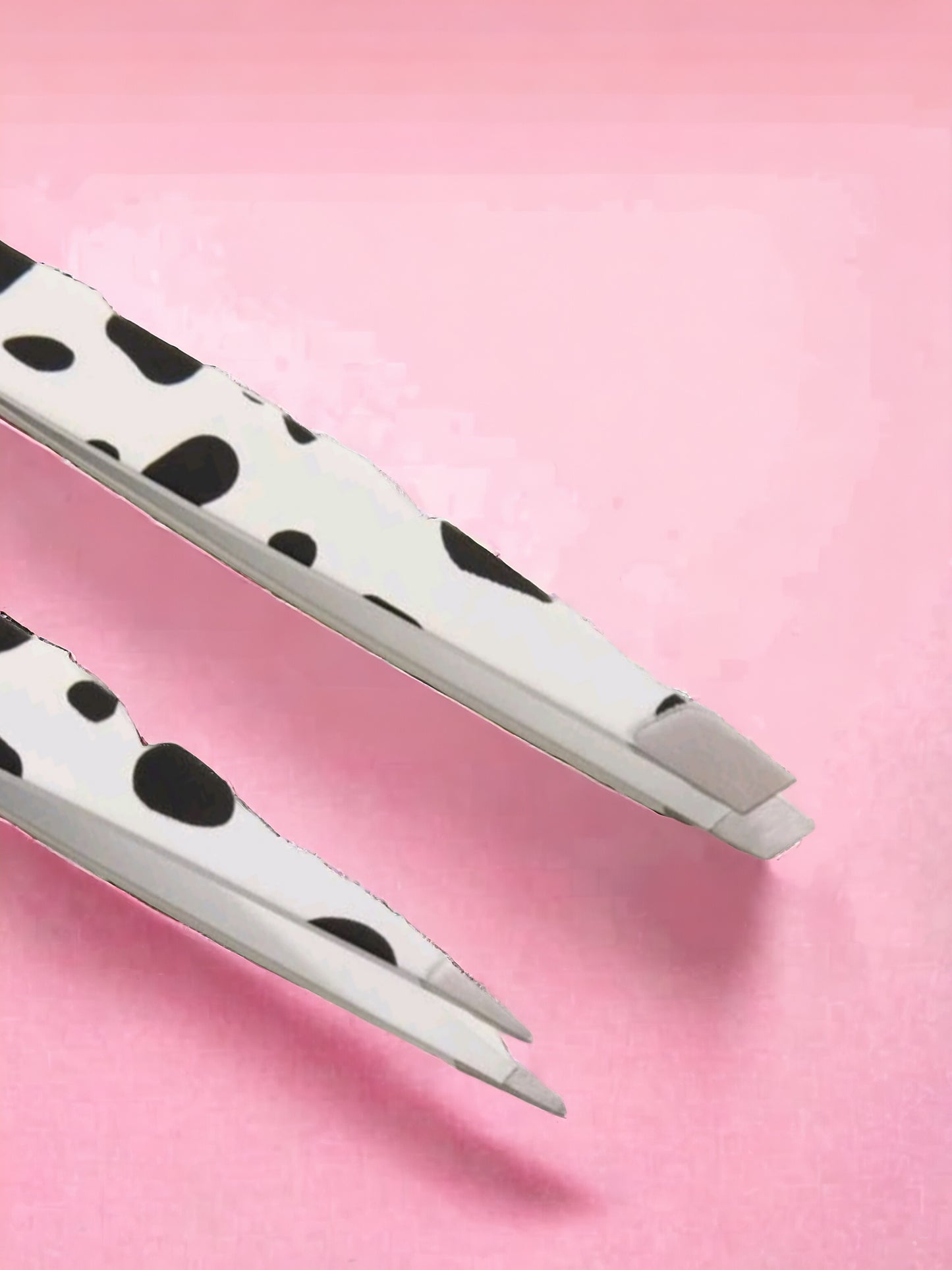 Molly Moo Tweezer Set in Cow Print