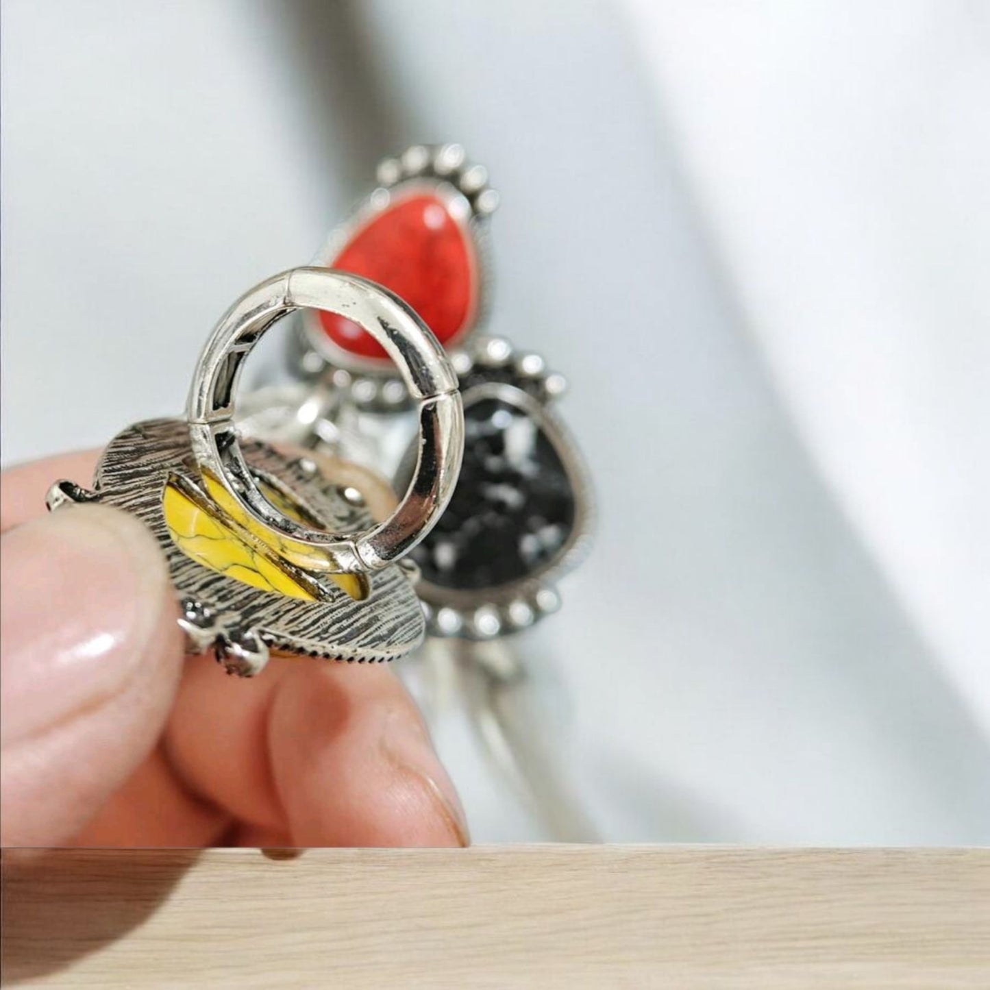 Let's Make A Statement Stretch One Size Fashion Crackle Stone Ring