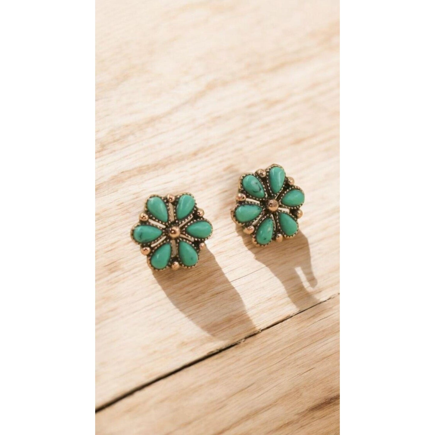 A Beautiful Bloom Western Flower Copper Stud Earrings