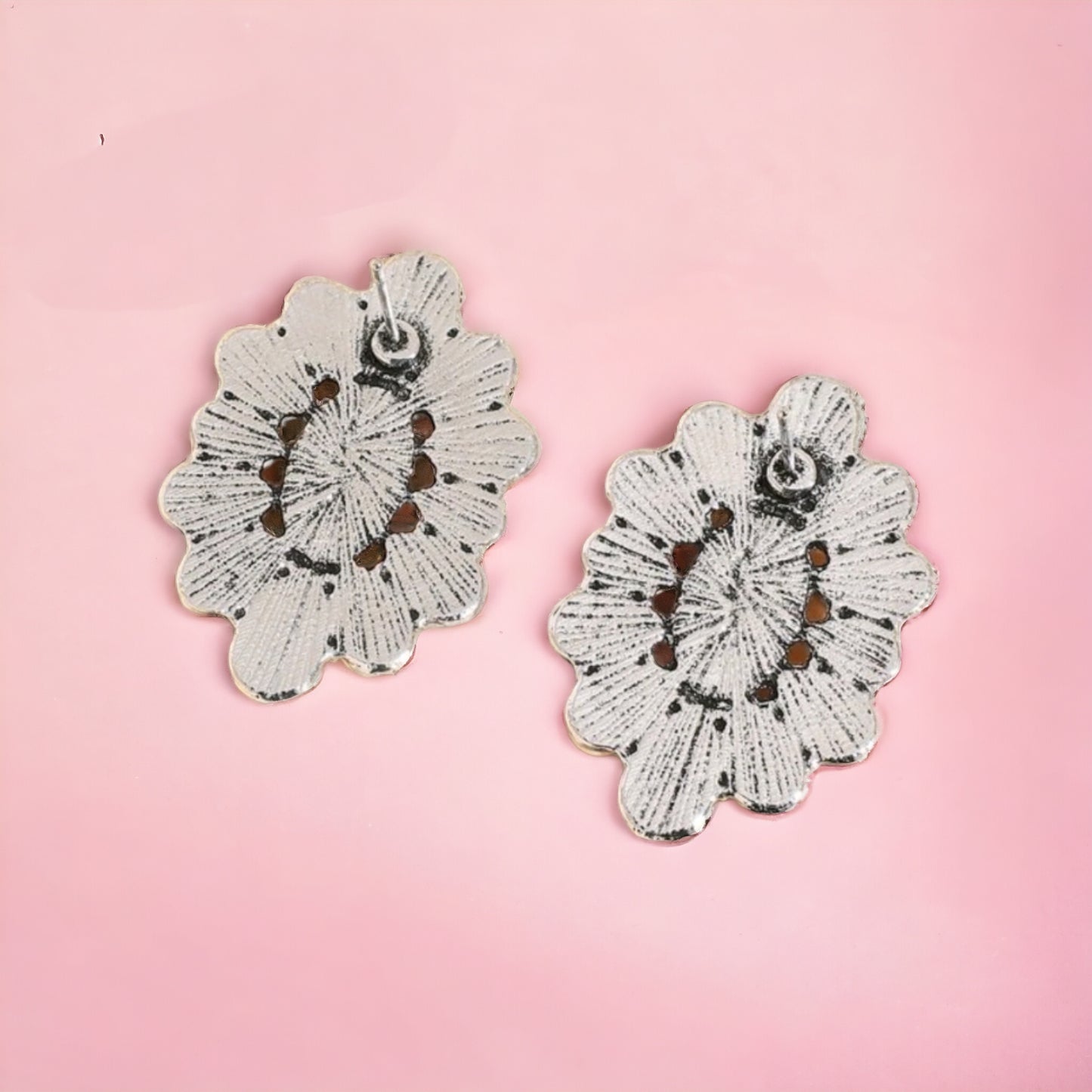 Western Blossom Stud Fashion Earrings in Blue