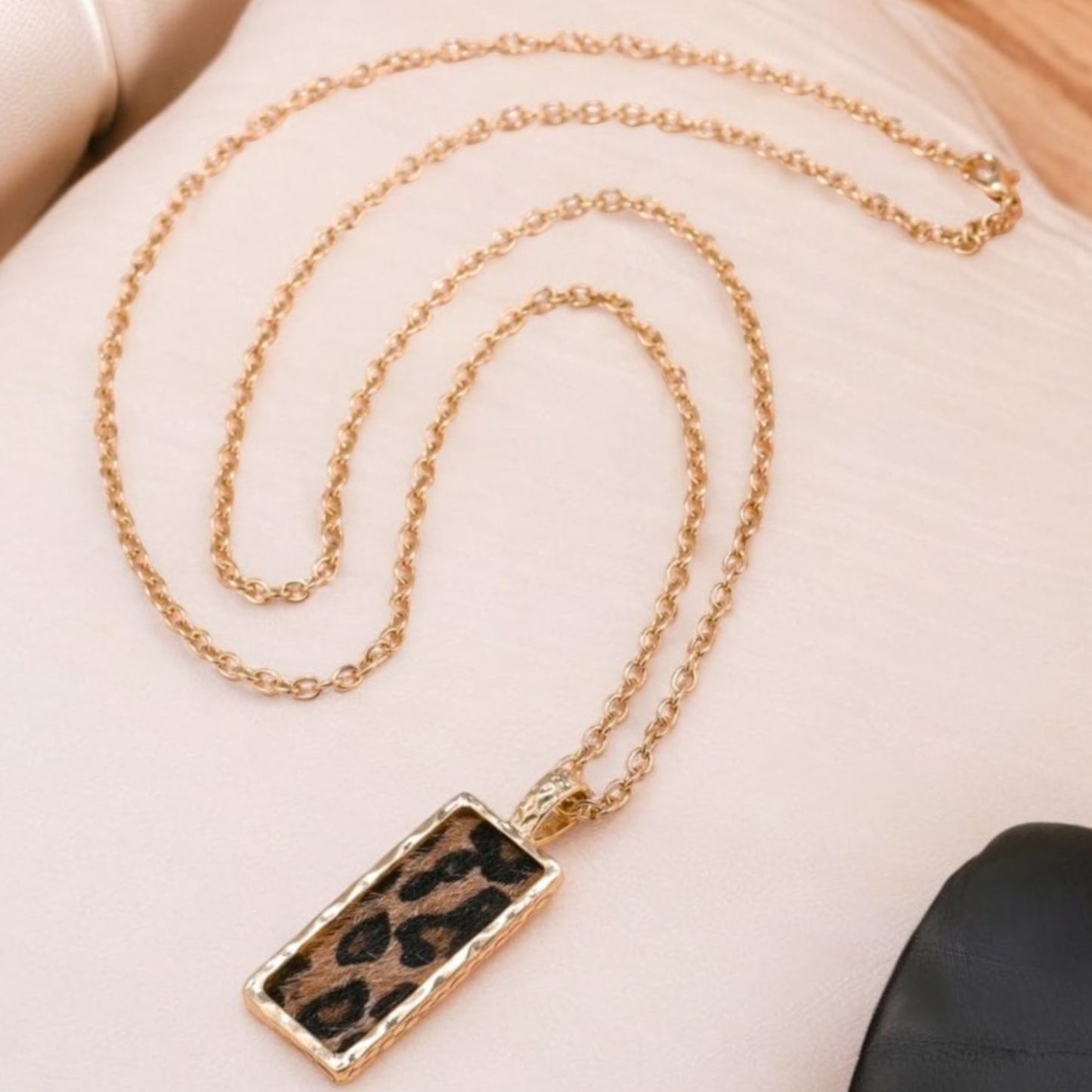 Into The Wild Bar Style Leopard Fashion Necklace