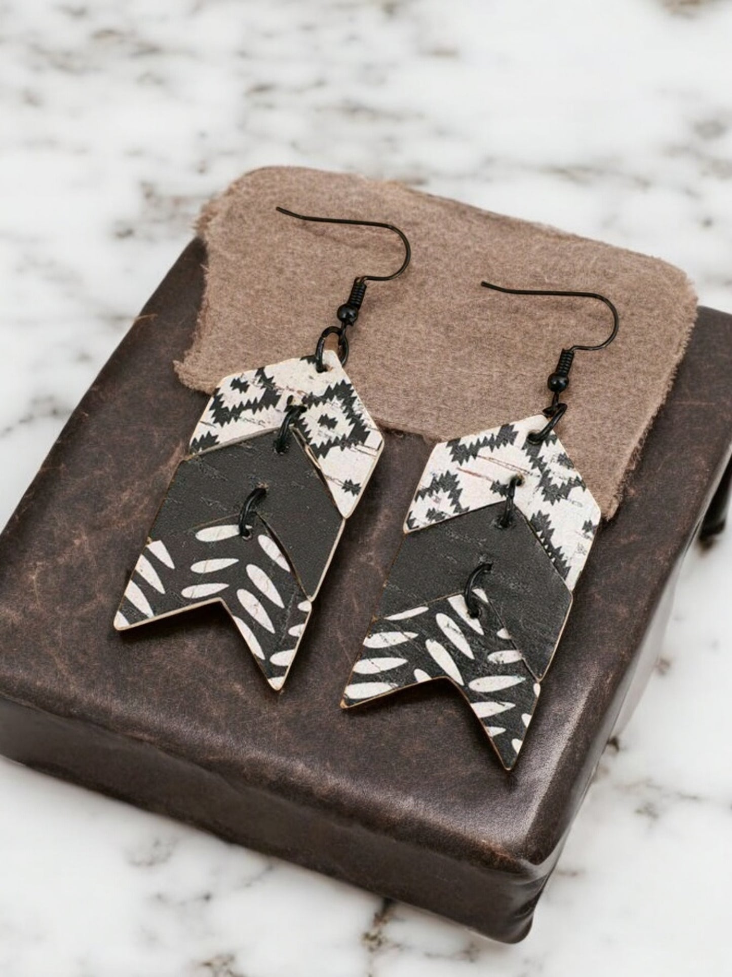 Tracy Lane Western Style Lightweight Fashion Earrings