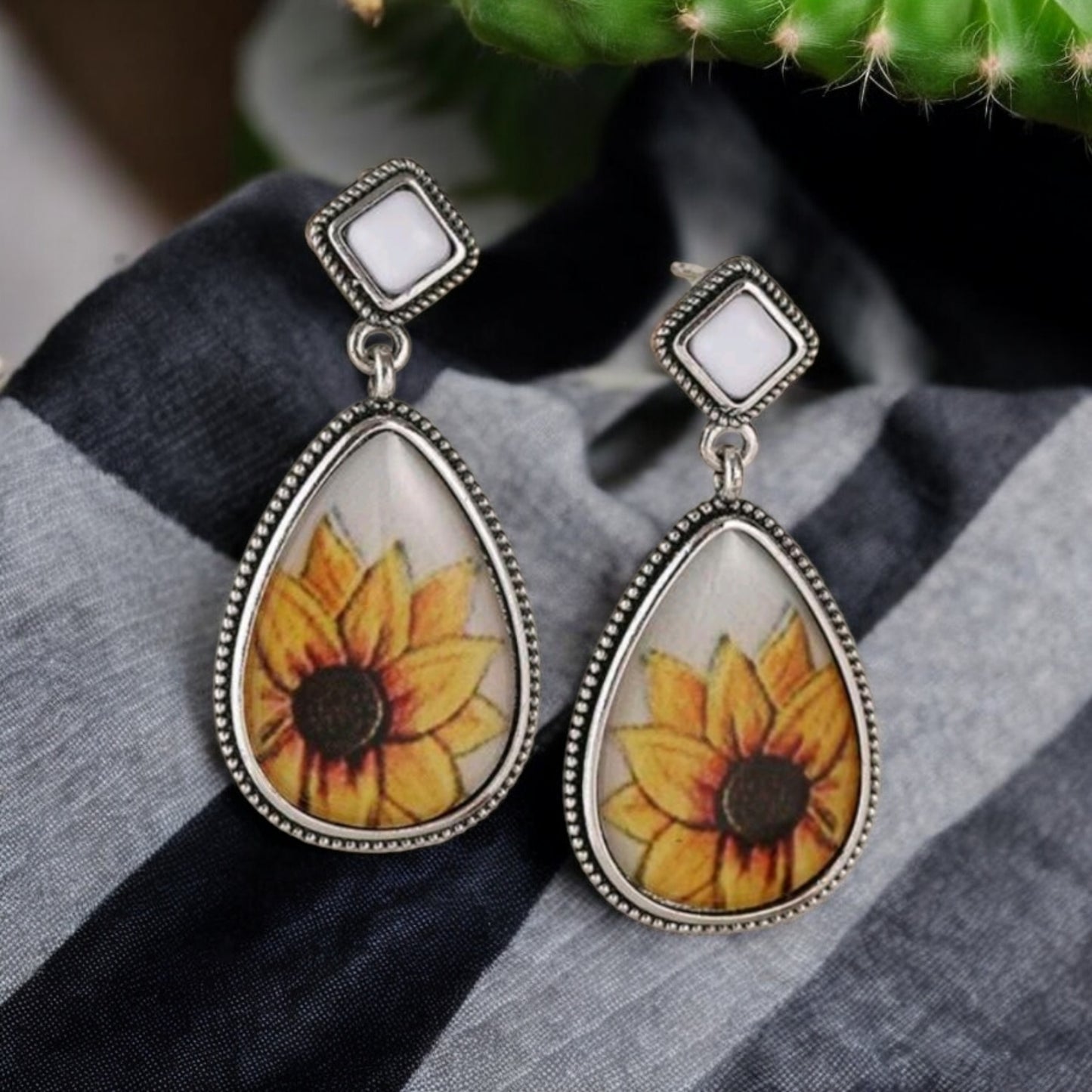 In A Field Of Sunflowers Drop Western Fashion Earrings