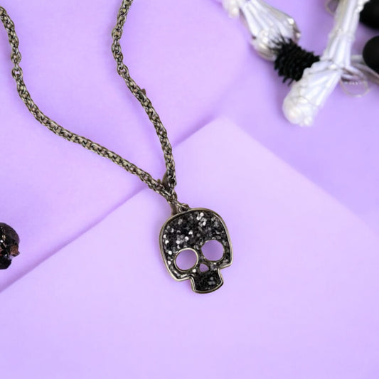 Skull on Fleek Rhonestone Necklace