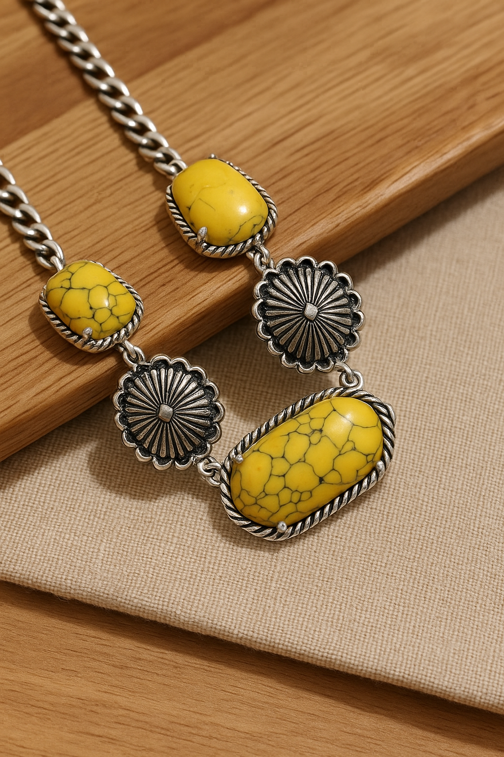 Mello and Yellow Bright Western Day Fashion Necklace