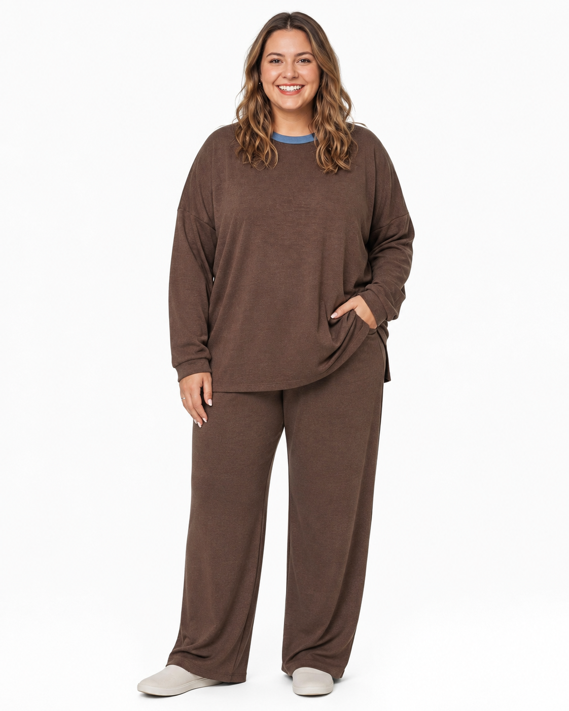 Mesa Brown Relaxed Lounge Set in dark brown with contrast neckline and wide-leg pants on a curvy model against a white background.