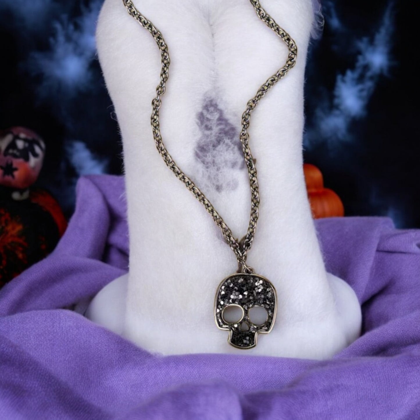 Skull on Fleek Rhonestone Necklace