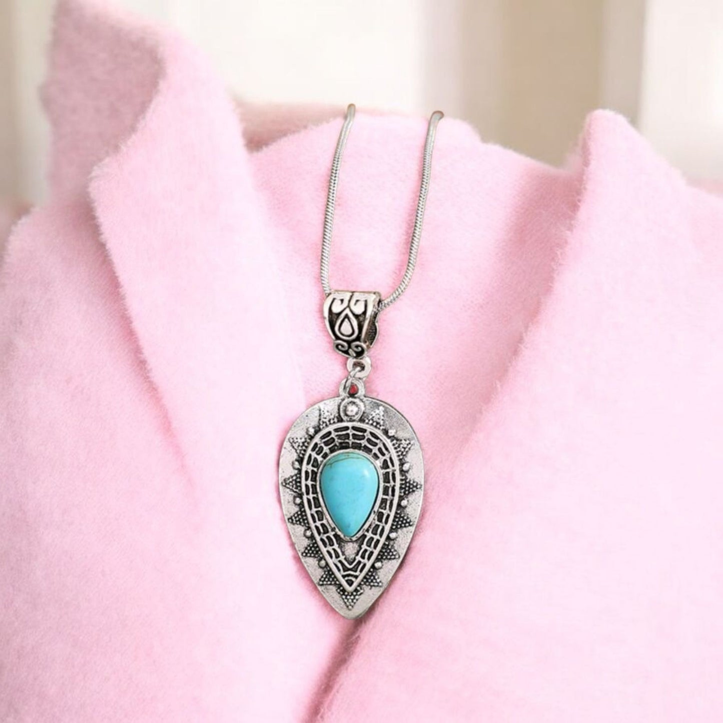 Western Vintage Teardrop Pendant Fashion Necklace