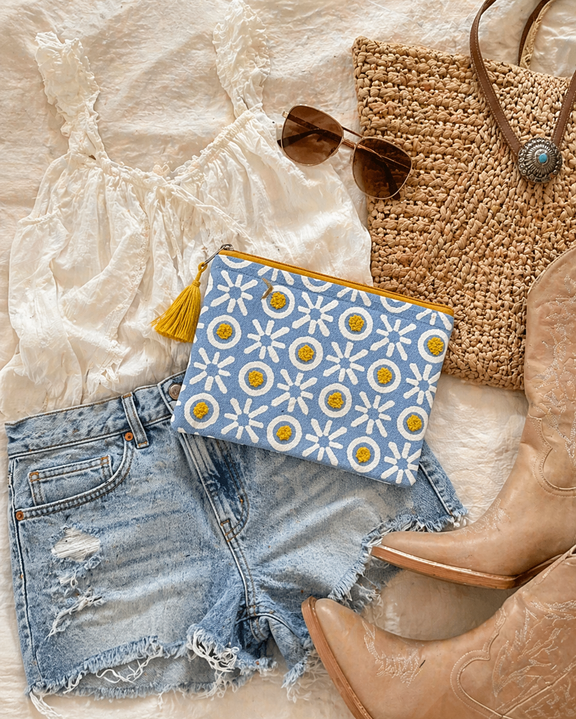 Daisy Drift Carry Pouch – Coastal Cosmetic Bag