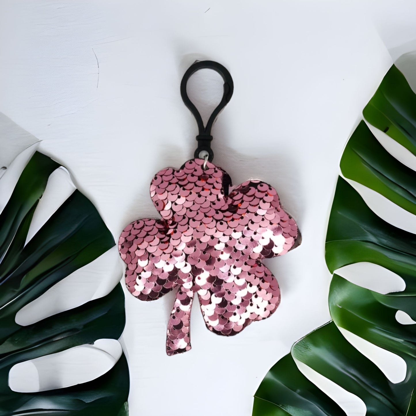 Four Leaf Clover Mermaid Sequin Flip Keychain in Pink